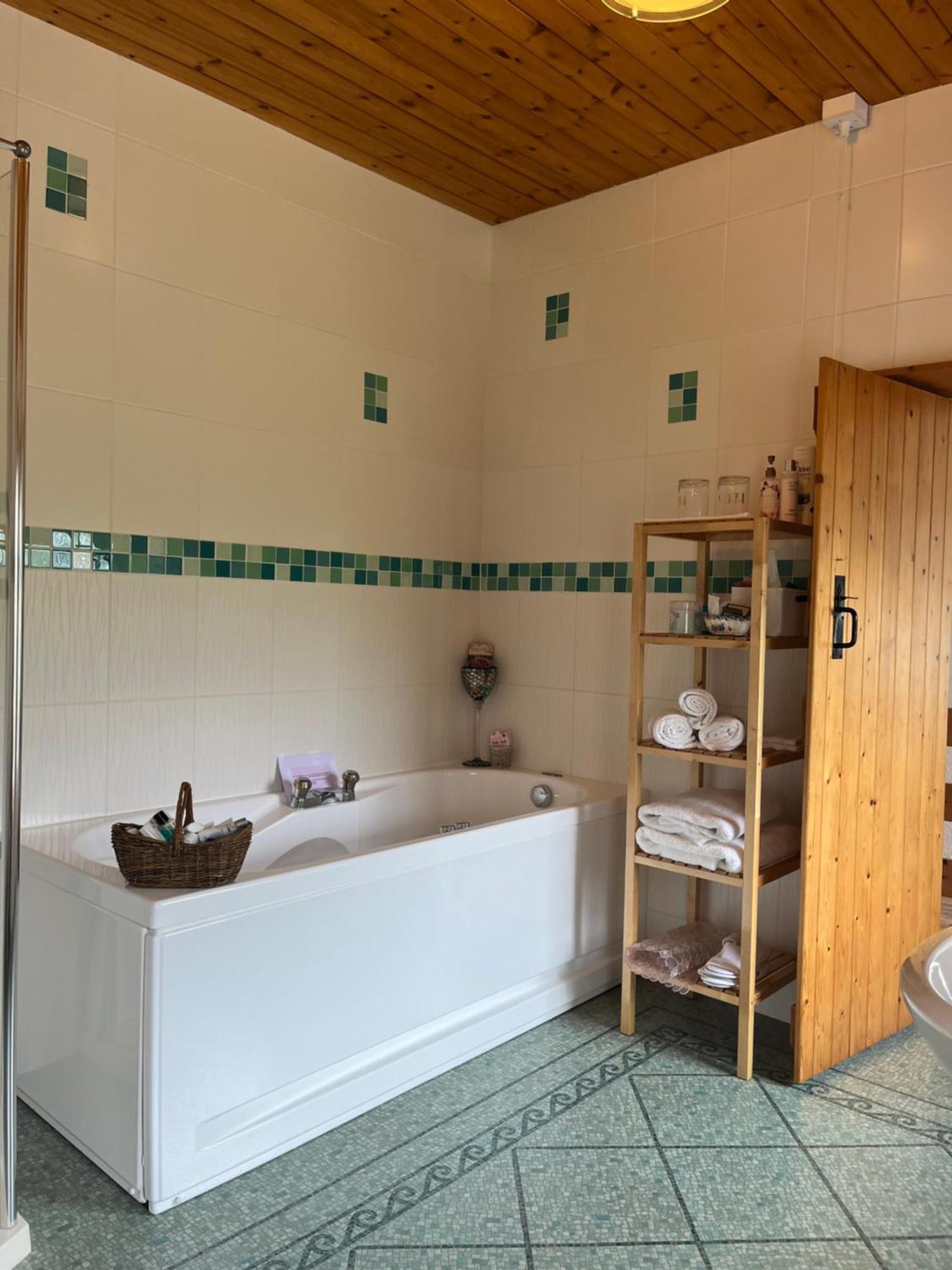 Old Mill House Bed and Breakfast Larne Buitenkant foto