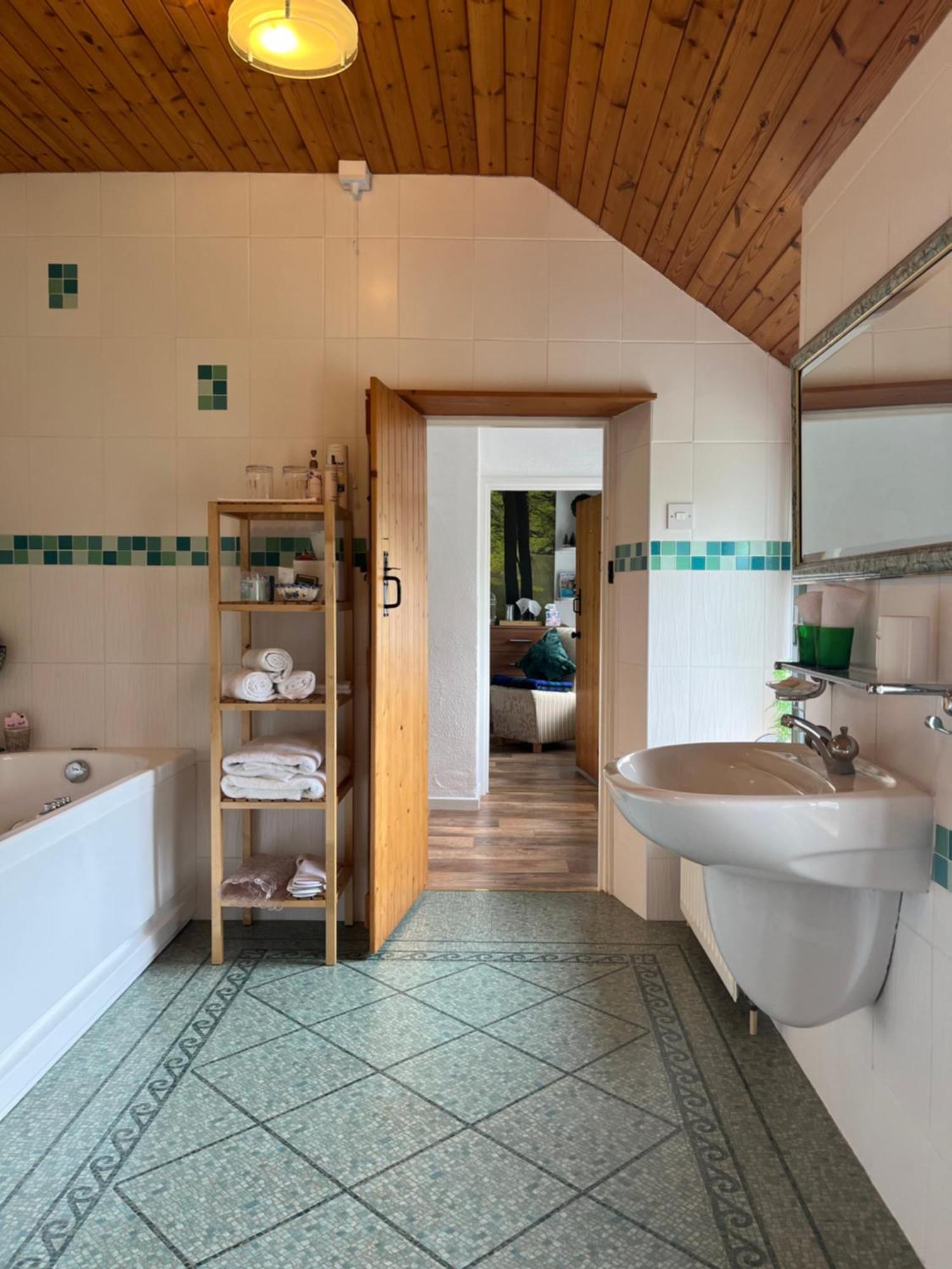 Old Mill House Bed and Breakfast Larne Buitenkant foto